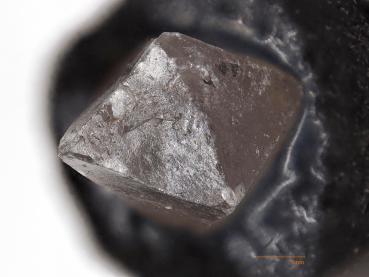 Senarmontite